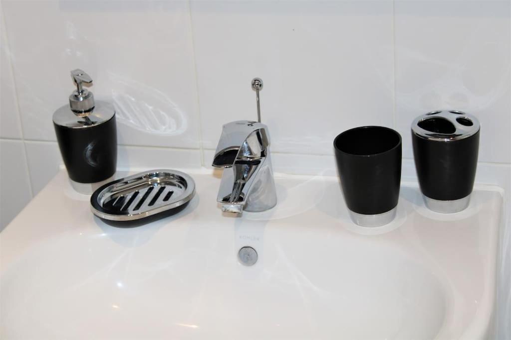 Lovely Modern Apartment Close To Town Centre Lexden Экстерьер фото